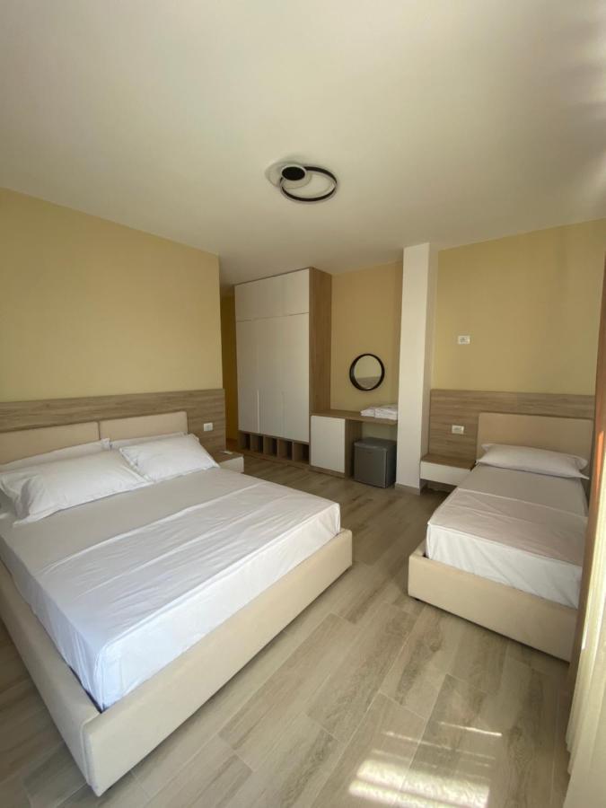 Helena Hotel Shëngjin Zewnętrze zdjęcie