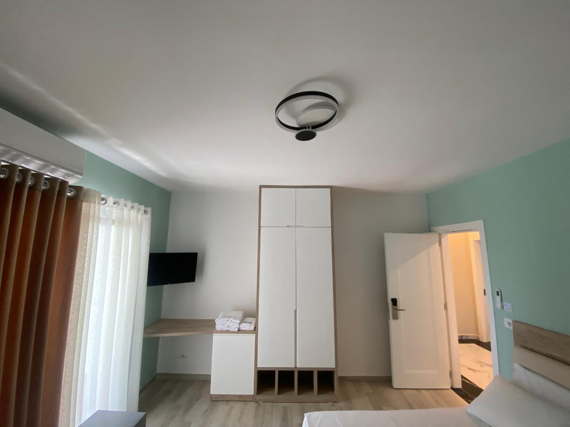 Helena Hotel Shëngjin Zewnętrze zdjęcie