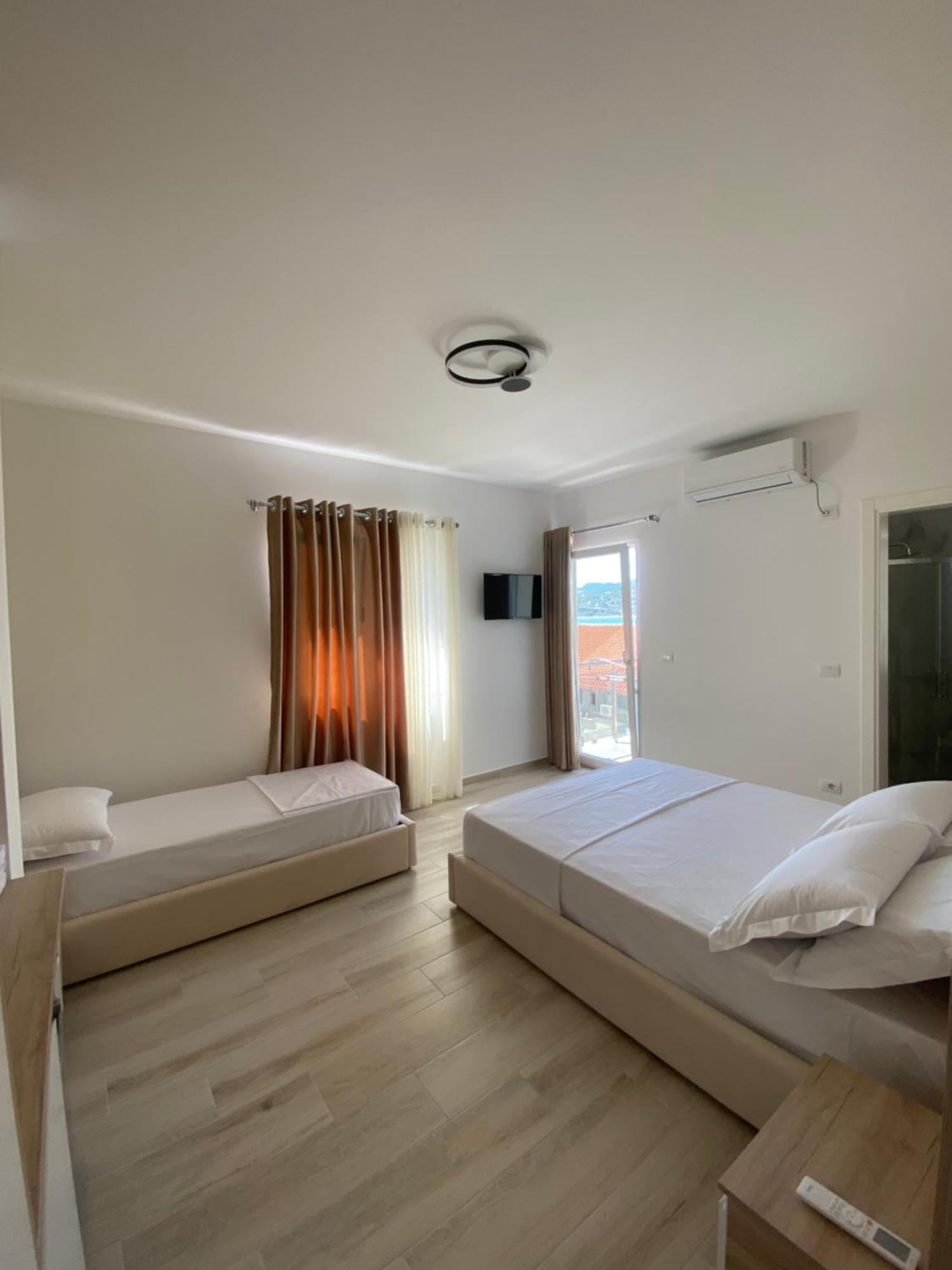 Helena Hotel Shëngjin Zewnętrze zdjęcie