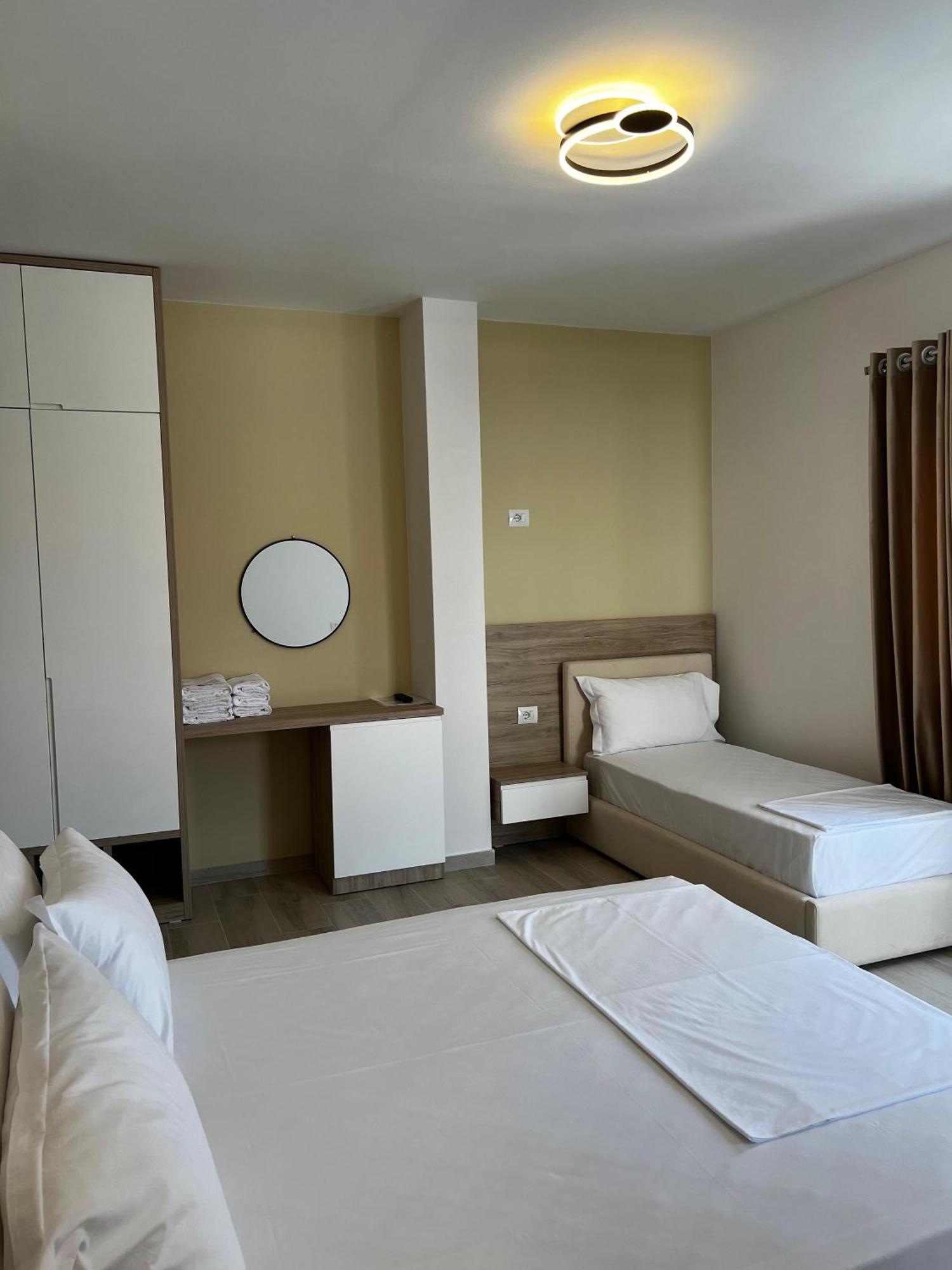 Helena Hotel Shëngjin Zewnętrze zdjęcie