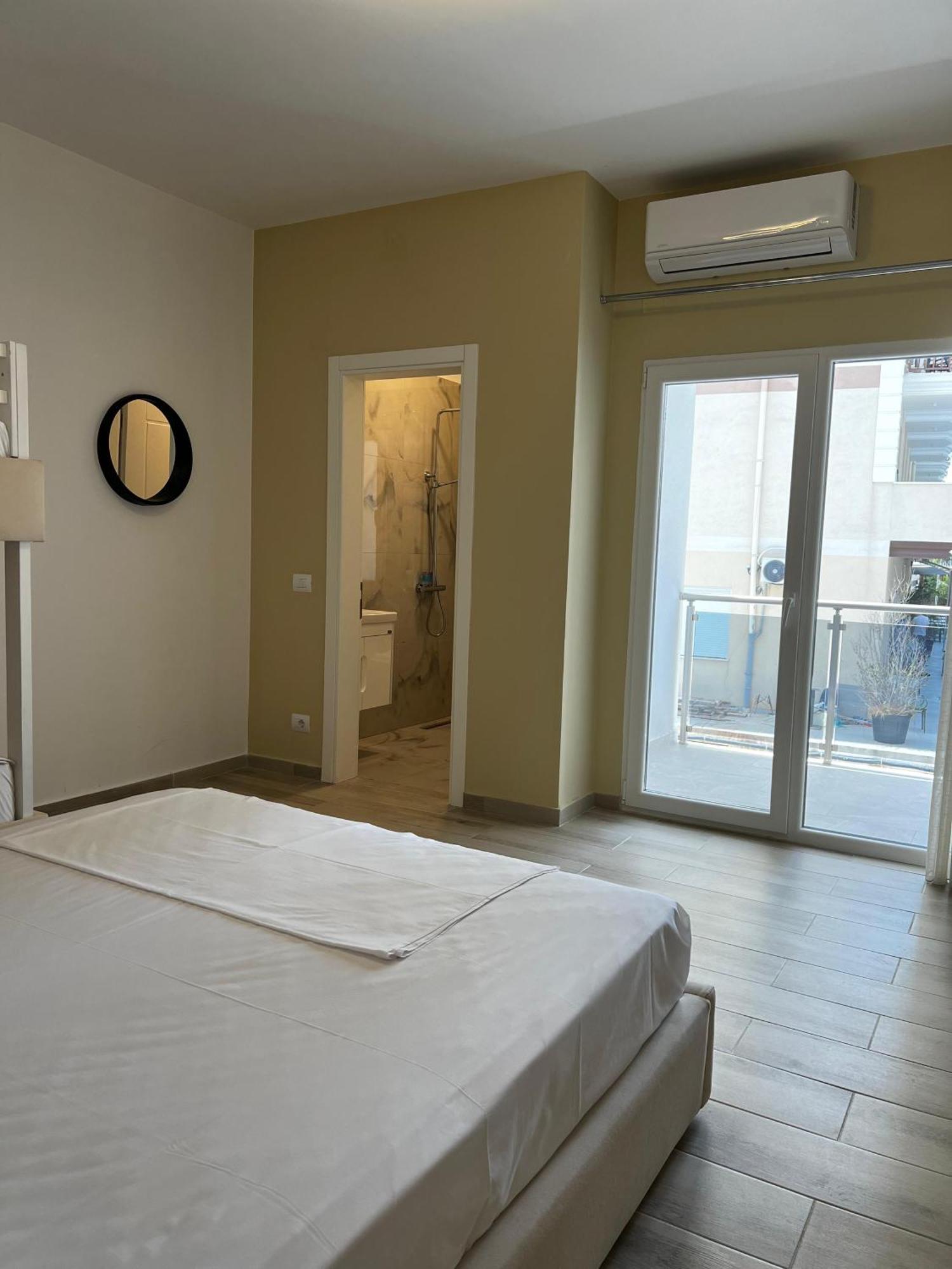 Helena Hotel Shëngjin Zewnętrze zdjęcie