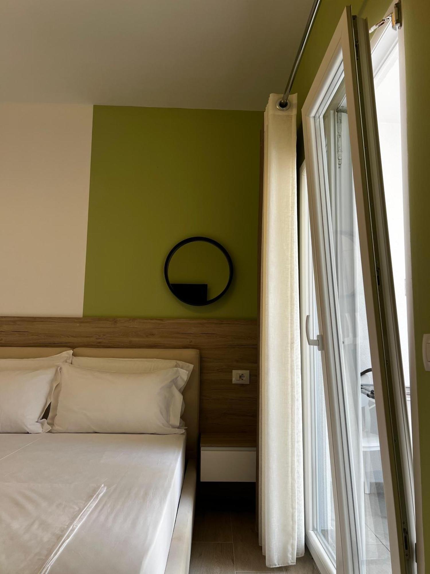 Helena Hotel Shëngjin Zewnętrze zdjęcie