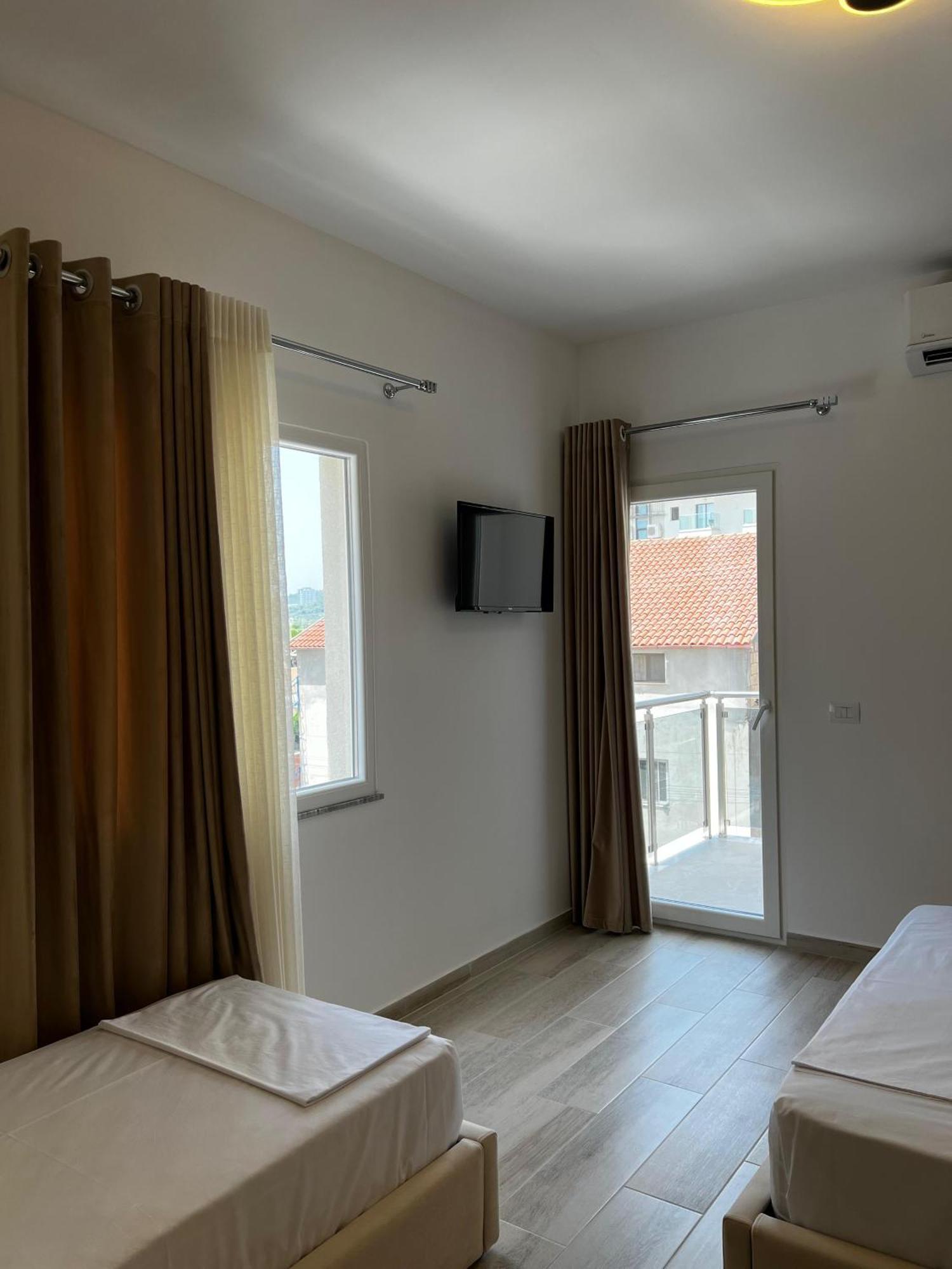 Helena Hotel Shëngjin Zewnętrze zdjęcie
